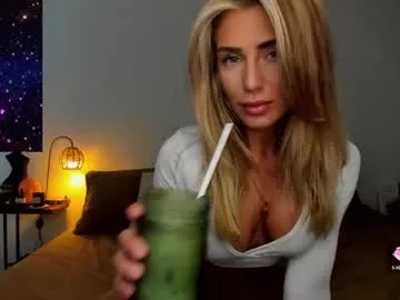 theselina_kyle Image 2